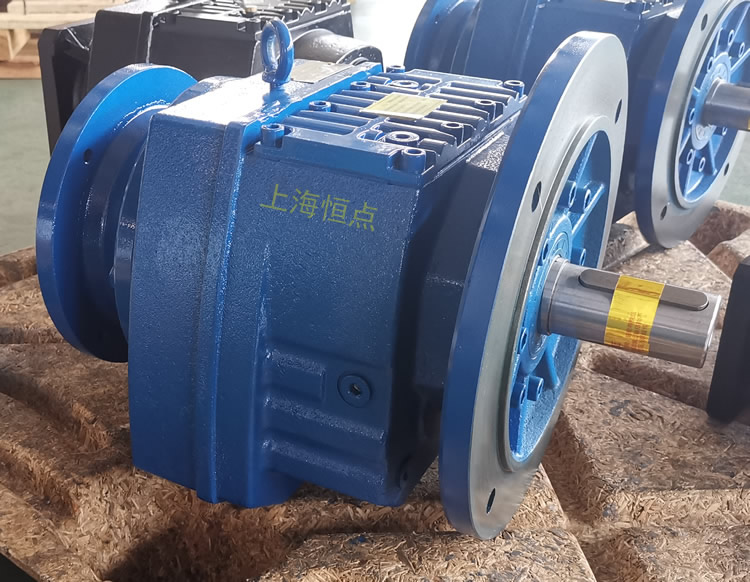 RF87減速機，輸入配法蘭B5端蓋，立式法蘭輸出，實物照片