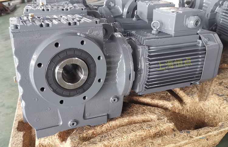 SA77系列減速機輸入配電機，輸出通孔，常用件實物圖