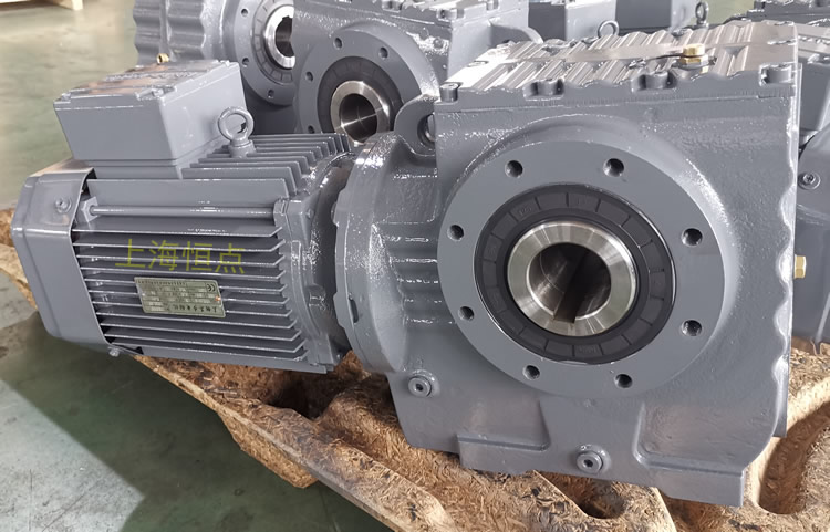 SA77系列減速機輸入配電機，輸出通孔，常用件實物圖